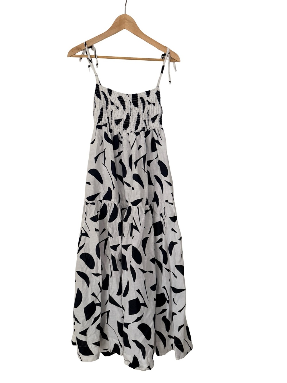 Astr The Label Marlene Smocked Dress - Picture 4 of 8
